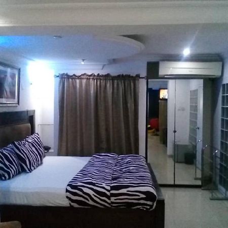איקג'ה Theodawn Hotels @ Suite 29 מראה חיצוני תמונה