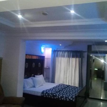 איקג'ה Theodawn Hotels @ Suite 29 מראה חיצוני תמונה
