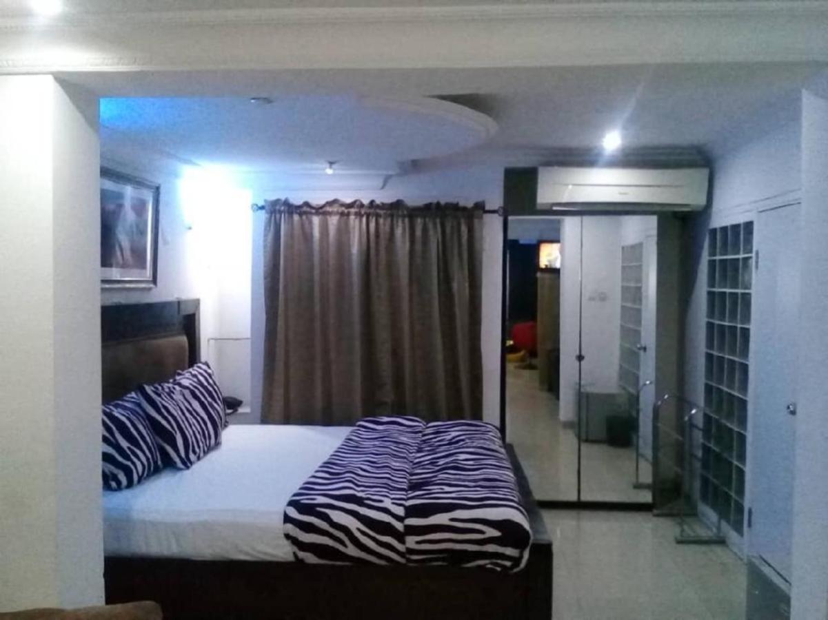 איקג'ה Theodawn Hotels @ Suite 29 מראה חיצוני תמונה