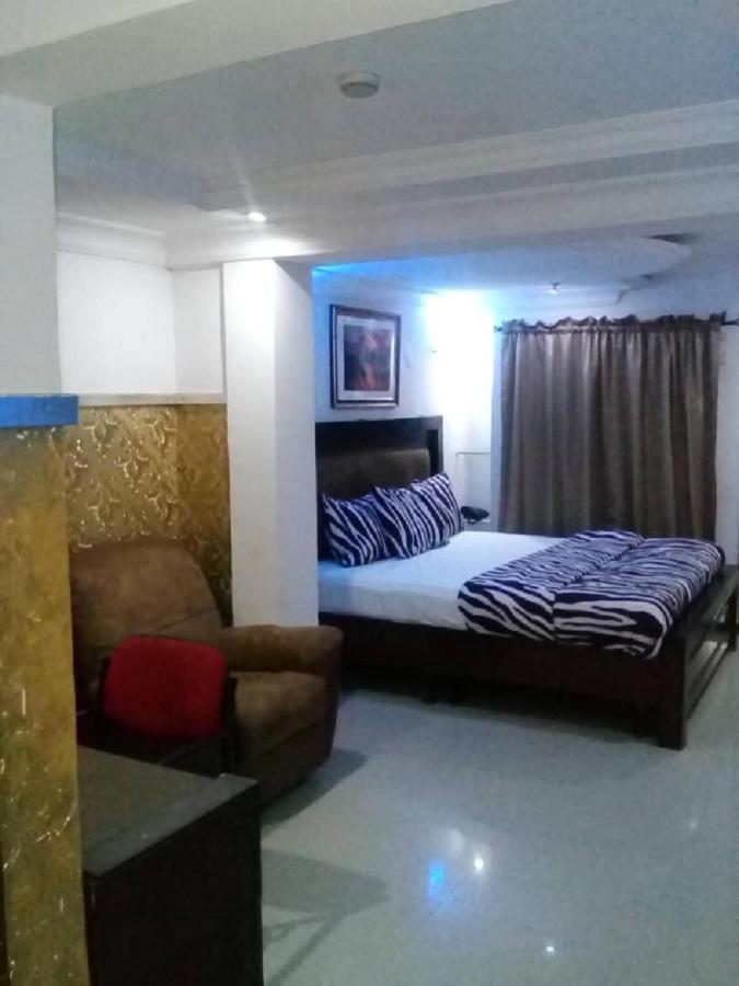 איקג'ה Theodawn Hotels @ Suite 29 מראה חיצוני תמונה