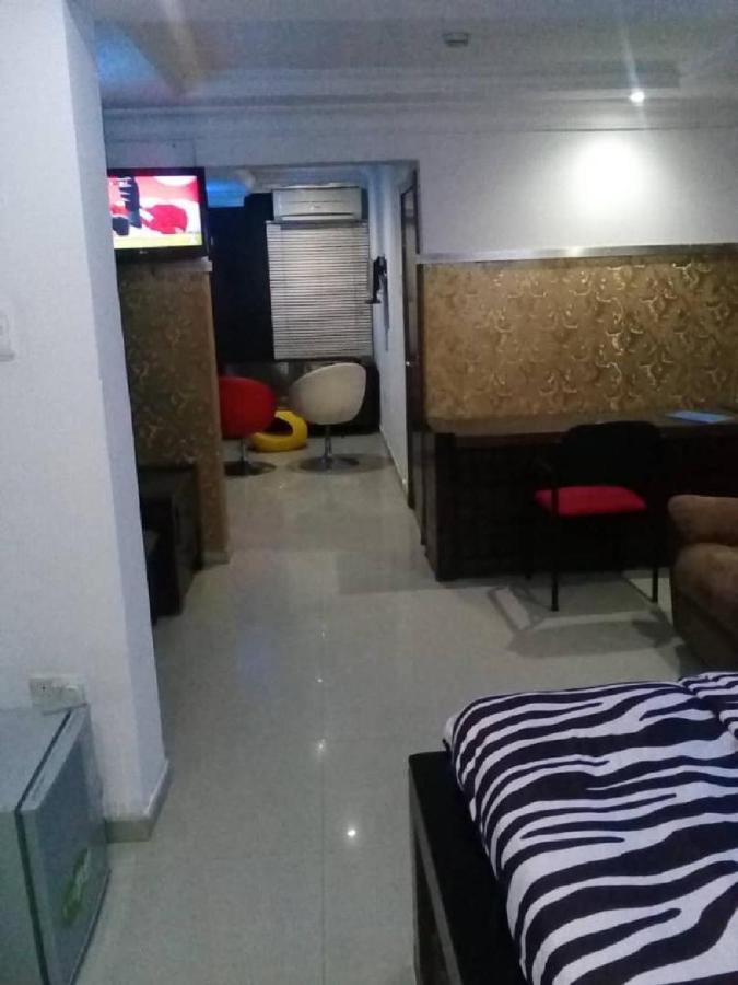 איקג'ה Theodawn Hotels @ Suite 29 מראה חיצוני תמונה
