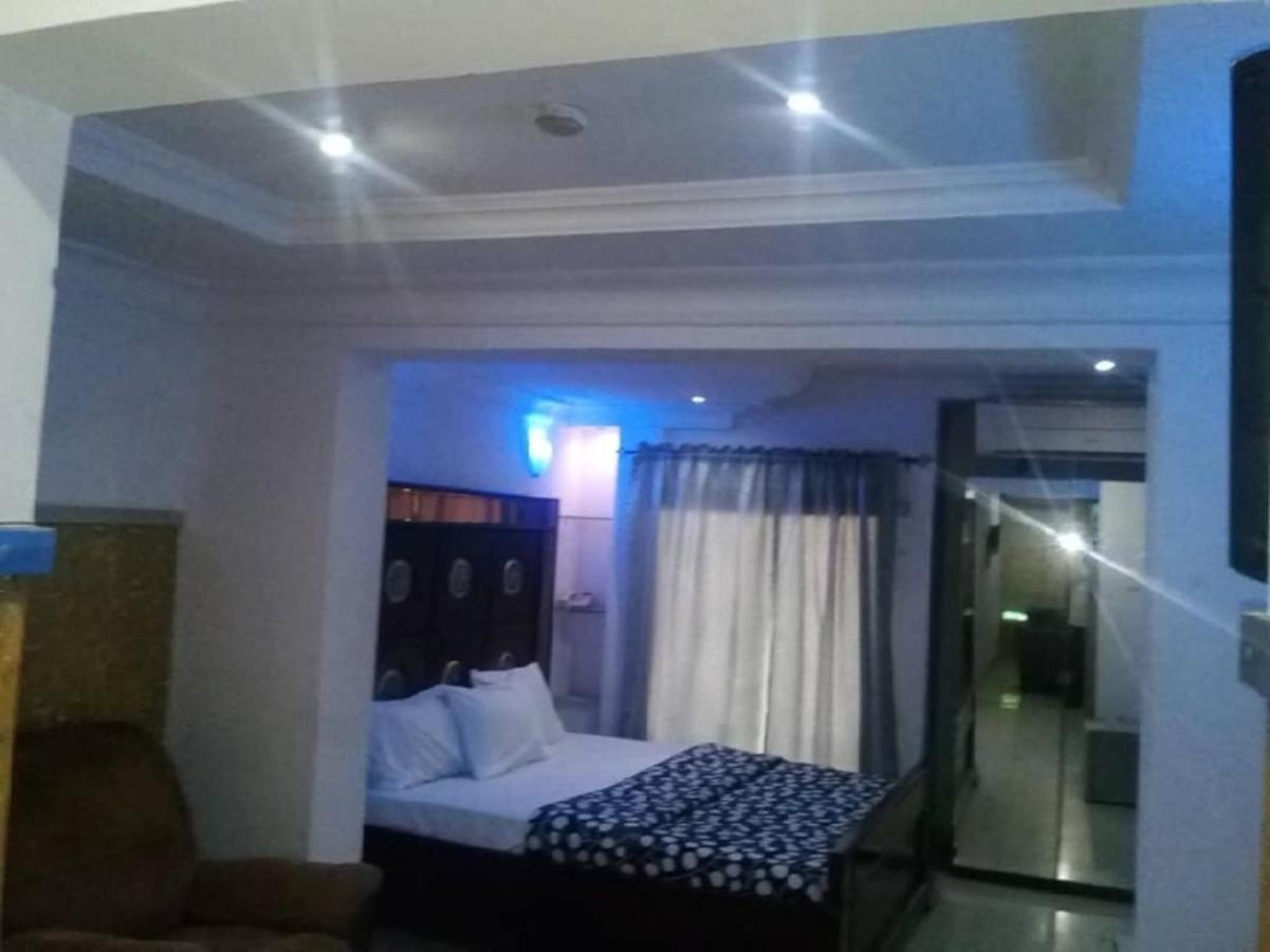 איקג'ה Theodawn Hotels @ Suite 29 מראה חיצוני תמונה