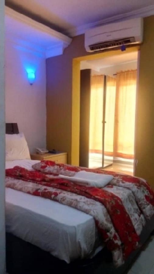 איקג'ה Theodawn Hotels @ Suite 29 מראה חיצוני תמונה