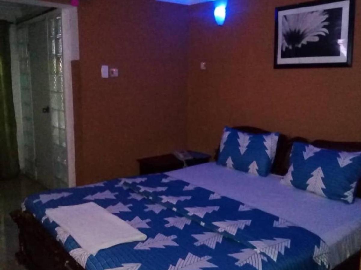 איקג'ה Theodawn Hotels @ Suite 29 מראה חיצוני תמונה