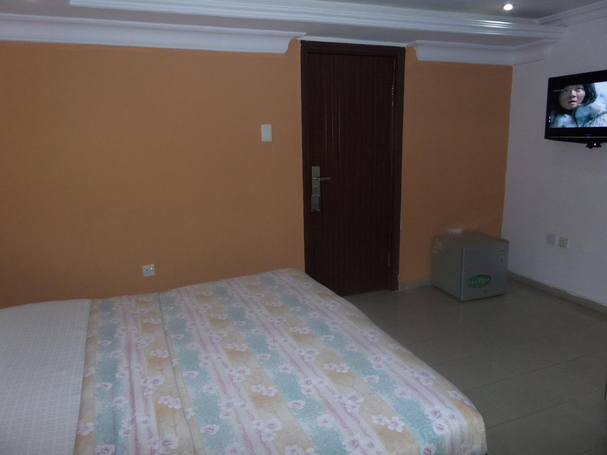 איקג'ה Theodawn Hotels @ Suite 29 מראה חיצוני תמונה