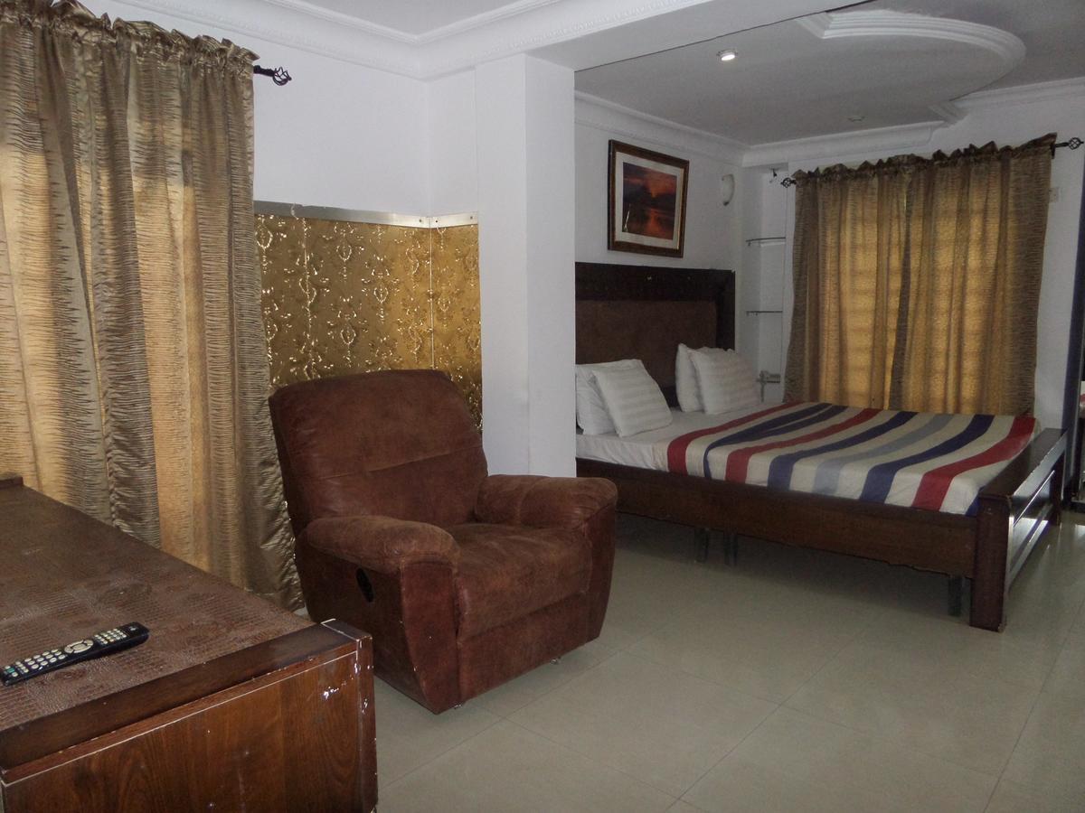 איקג'ה Theodawn Hotels @ Suite 29 מראה חיצוני תמונה