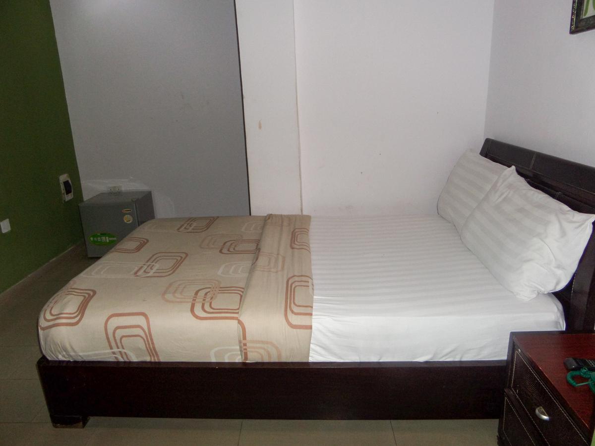 איקג'ה Theodawn Hotels @ Suite 29 מראה חיצוני תמונה