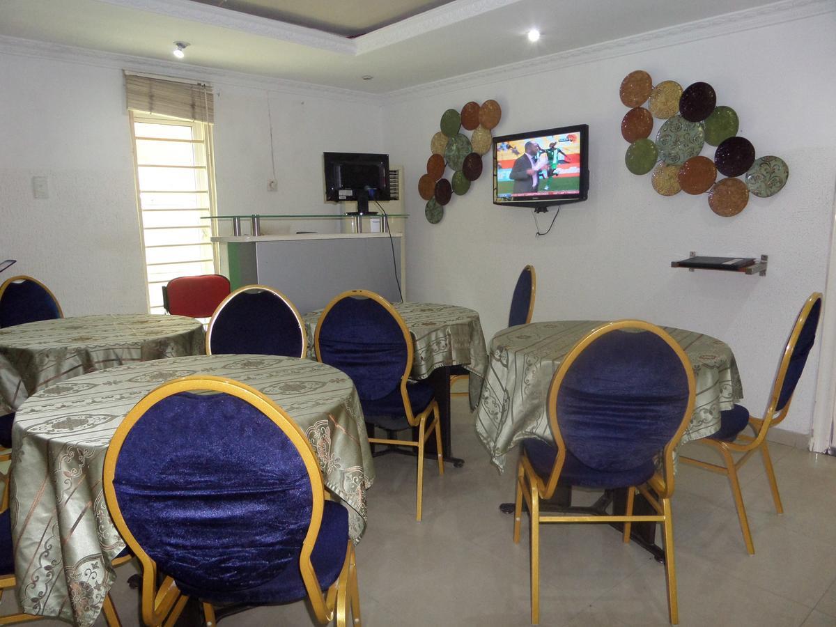 איקג'ה Theodawn Hotels @ Suite 29 מראה חיצוני תמונה