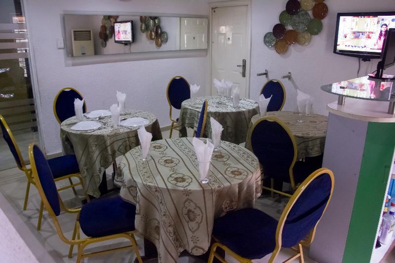 איקג'ה Theodawn Hotels @ Suite 29 מראה חיצוני תמונה