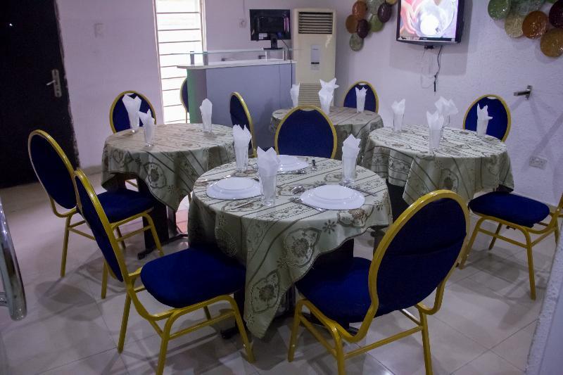 איקג'ה Theodawn Hotels @ Suite 29 מראה חיצוני תמונה