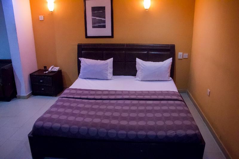 איקג'ה Theodawn Hotels @ Suite 29 מראה חיצוני תמונה