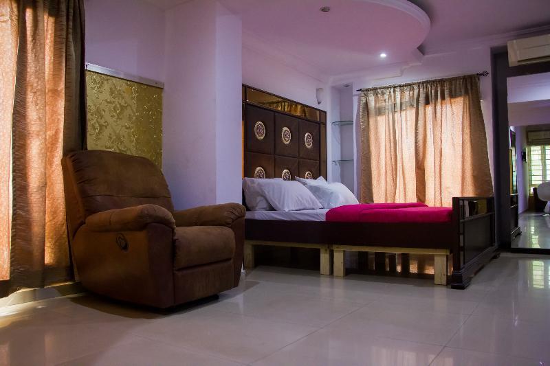 איקג'ה Theodawn Hotels @ Suite 29 מראה חיצוני תמונה
