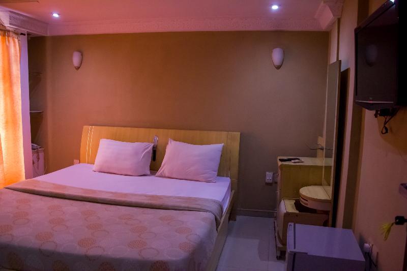 איקג'ה Theodawn Hotels @ Suite 29 מראה חיצוני תמונה