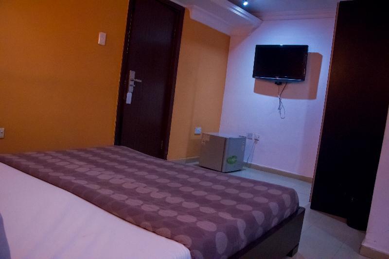 איקג'ה Theodawn Hotels @ Suite 29 מראה חיצוני תמונה